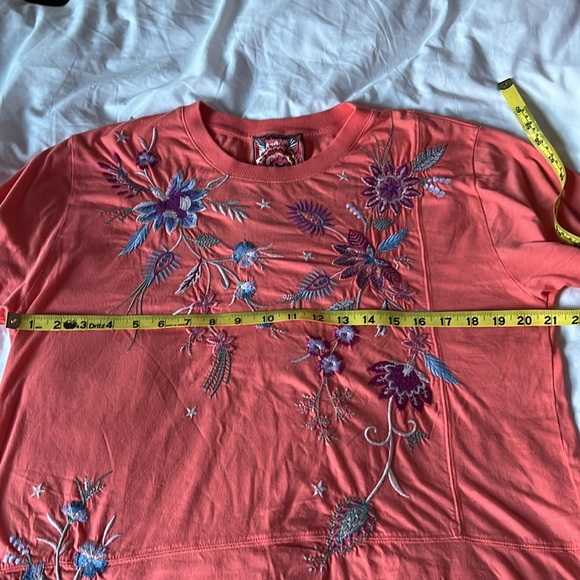 Johnny Was medium peach short sleeved tunic - Picture 3 of 6